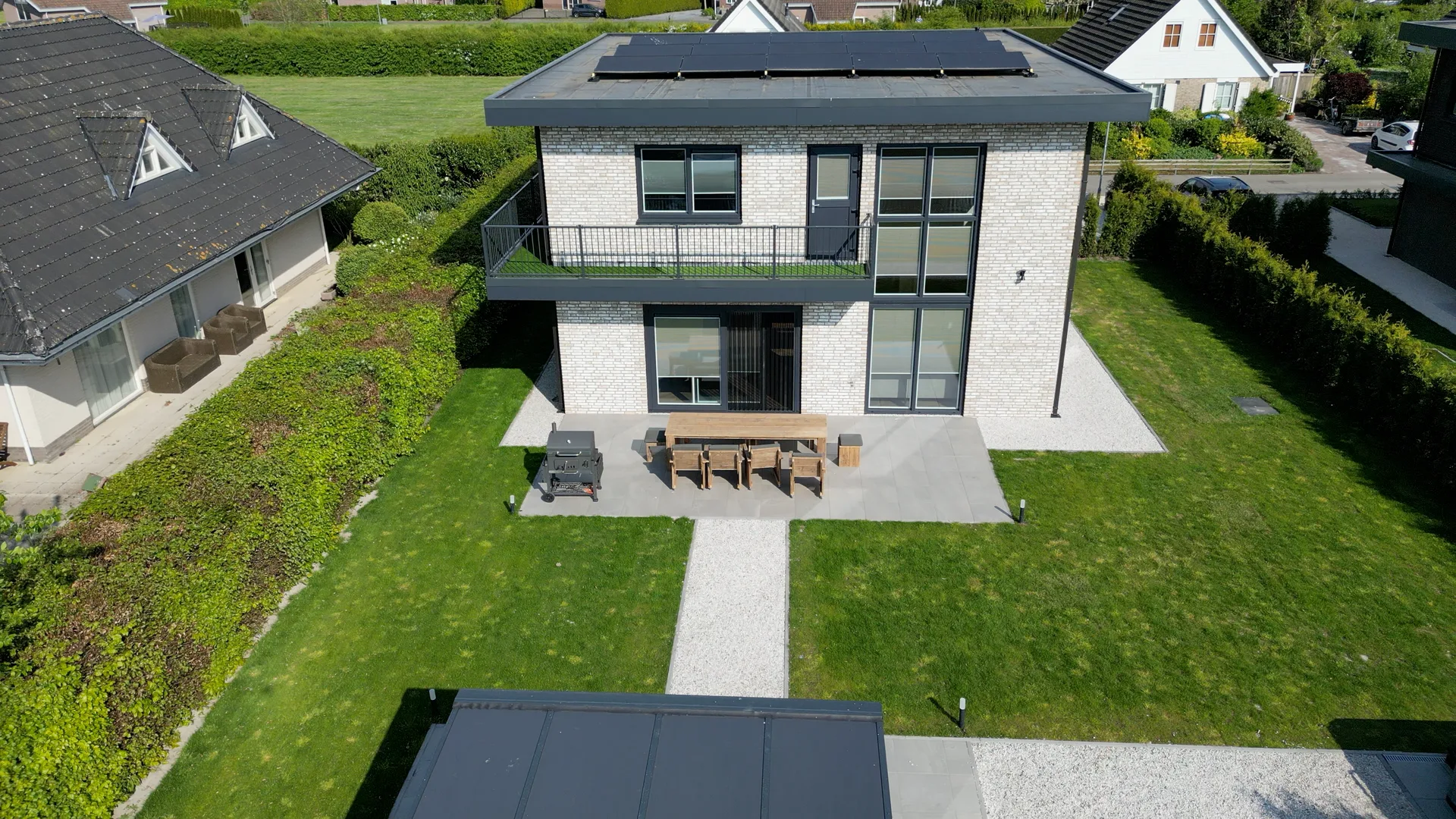 huis achtertuin drone hoog