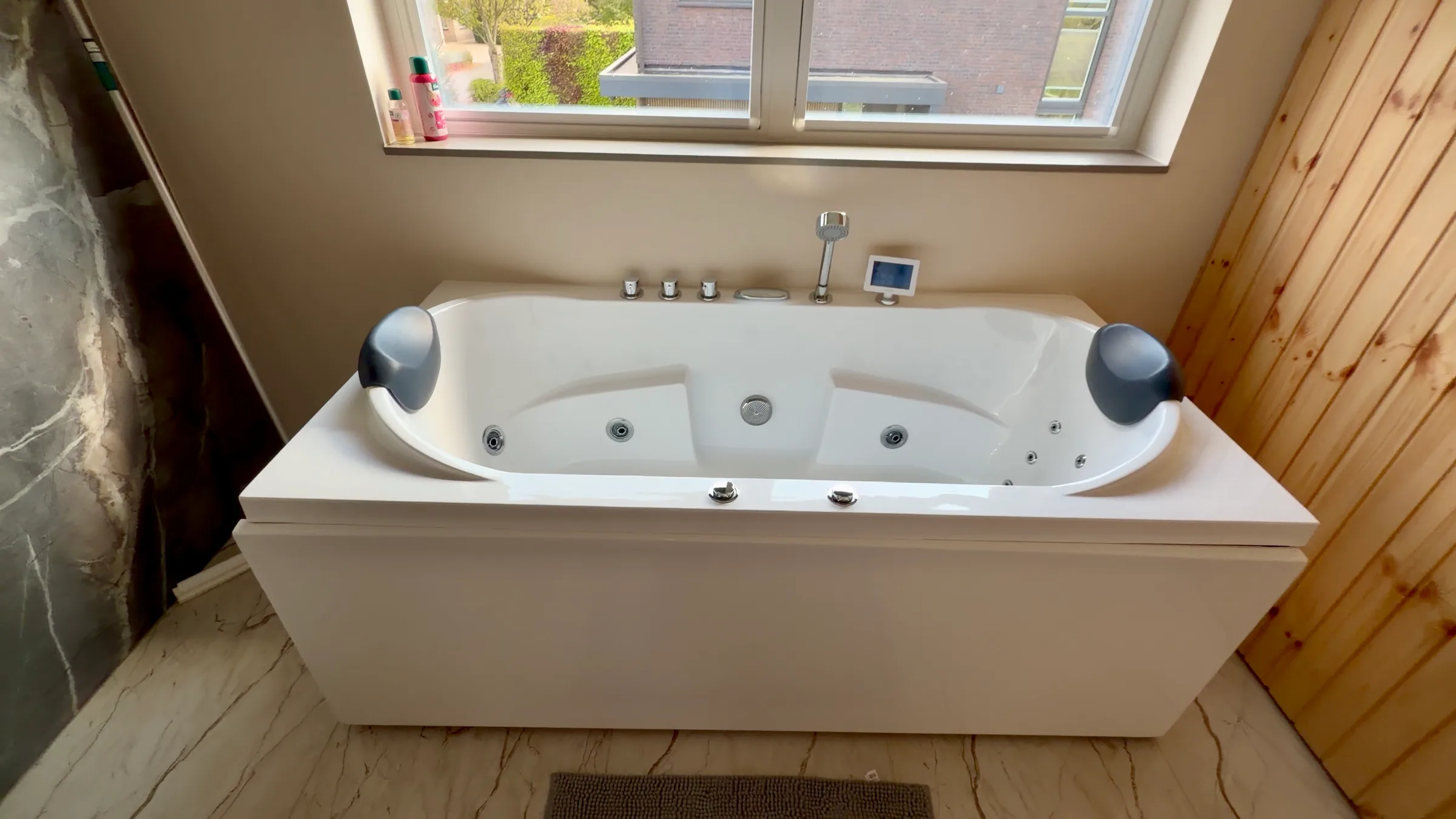 jacuzzi boven