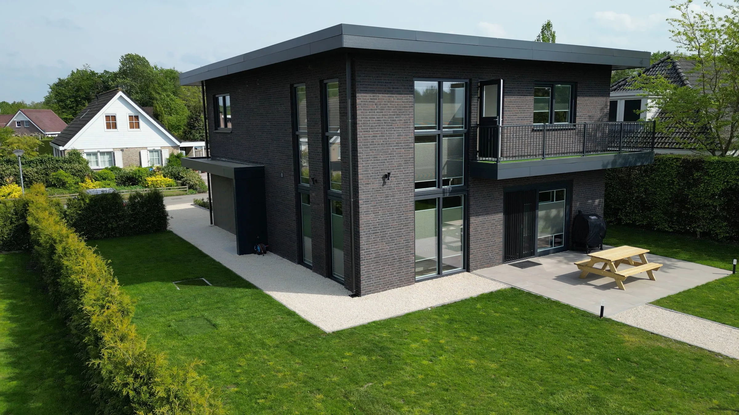 foto zijkant achtertuin